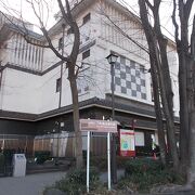明治・大正・昭和初期の江戸・東京の下町を残しています。