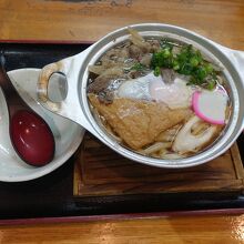 鍋焼きうどん。680円とは思えないです。
