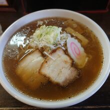 醤油ラーメン大盛り　830円なり