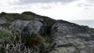 ごつごつした岩場