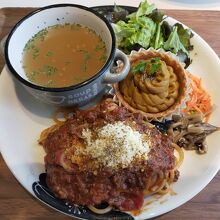 パスタとキッシュのランチ