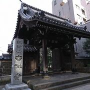 江戸時代の文化元年に再建された経蔵は見ごたえがあります