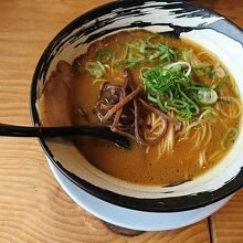 醤油とんこつ（７００円）