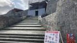 相当立派な門だとは思いますが工事中でした