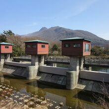 芦ノ湖と早川を分ける水門