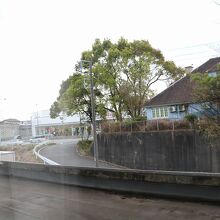 ２階の客室だったので眺めは悪いです。ただ周辺は道路と畑です。