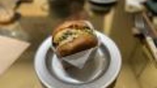 隠れ家的なお洒落カフェレストラン