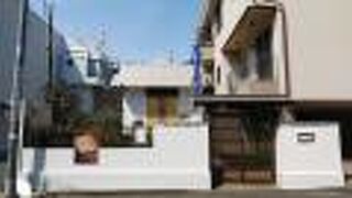 現代的な雰囲気のお寺