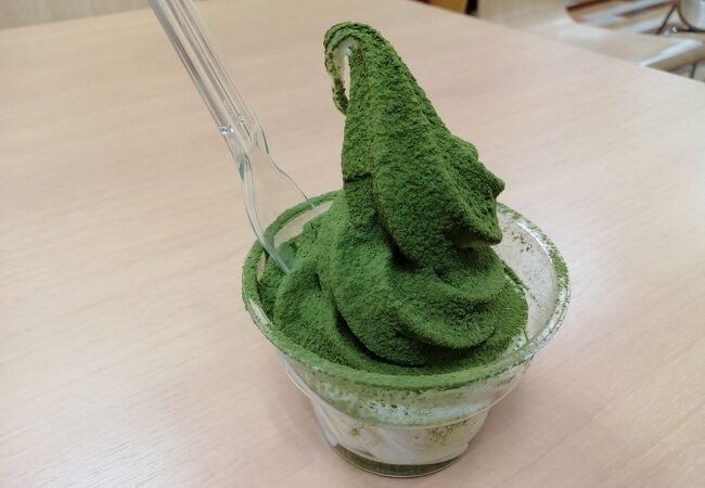 抹茶たっぷりのソフトクリーム