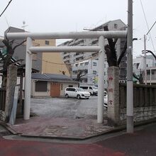 入り口の鳥居です。