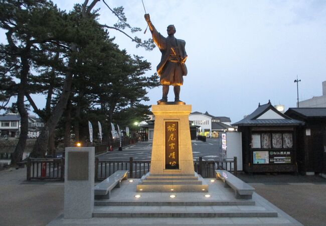堀尾吉晴公の像 クチコミ アクセス 営業時間 松江 松江しんじ湖温泉 フォートラベル 堀尾吉晴公の像 クチコミ アクセス 営業時間 松江 松江しんじ湖温泉 フォートラベル