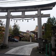 ミニ稲荷神社があります。