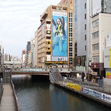 戎橋から撮ってみました