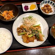 素朴な定食メニューのランチ