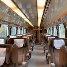 グリーン車は誰も乗ってなかった...