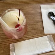 サクラ色のクリームソーダ