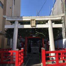 こじんまりとした神社