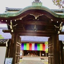 この右手にありました