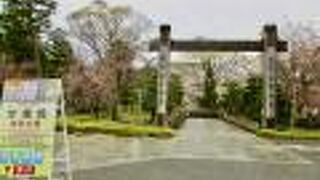 参道の奥にありました