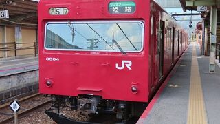 ワインレッドの103系