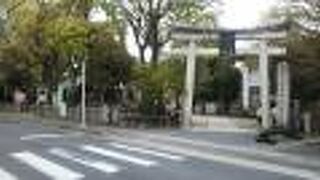 ここって松尾大社の境外の末社なんやね