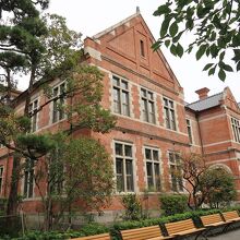 ハンセルによる設計、1890年7月竣工、レンガ造の洋館