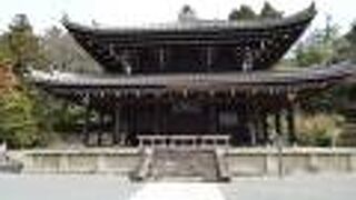 重要文化財に指定の経蔵