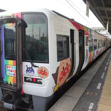 あんぱんまん列車で松山に戻りました