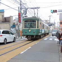 腰越～江ノ島に併用軌道区間が残る』by g60_kibiyama｜江ノ電の 