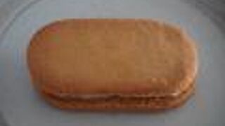 柳月の看板商品「あんバタサン」