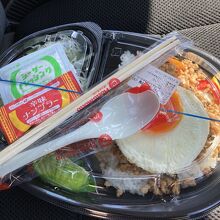 車内食にはオイニーがキツいナンプラー！？