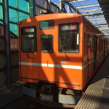 旧国鉄のような電車