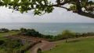 知念体育館の東側駐車場を利用すると近い