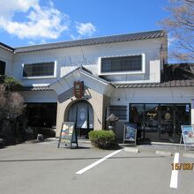 雰囲気ある店の外観