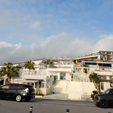 どの飲食店もガッチリ観光地価格…