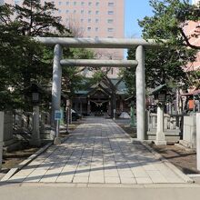 「三吉神社」です