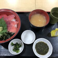 三崎まぐろ丼