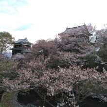 右側が北櫓です。