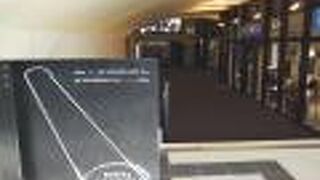 おしゃれな高架下