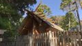 ご本殿は、伊勢神宮内宮から移された