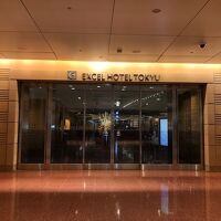 ホテル入口。羽田空港第２ターミナル出発ロビーの奥にあります。