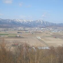 富良野市街地方面の景観