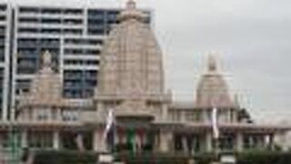 何ともインドちっくな外観