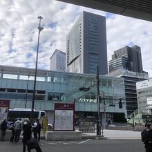 新宿駅南口側です。