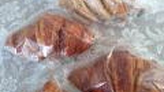 パン屋さんでカフェ併設