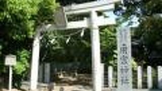 静かで歴史を感じる神社