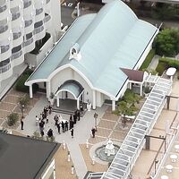 たまたま教会で結婚式をされてました