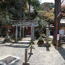 粟田神社北向稲荷神社
