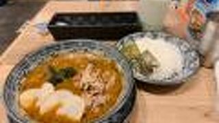 初めて札幌で食べたスープカレー。　程良い辛さでクセになりそう!　色々な具のカレーを試したい!