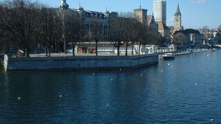 スイスは山と湖に囲まれて風光明媚